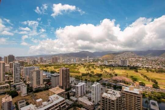 Deluxe Panoramic Mountain View Condo - 37Th Floor, Free Parking & Wifi Condo Honolulu Exteriör bild