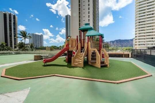 Deluxe Panoramic Mountain View Condo - 37Th Floor, Free Parking & Wifi Condo Honolulu Exteriör bild