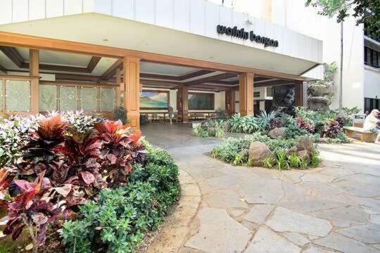 Deluxe Panoramic Mountain View Condo - 37Th Floor, Free Parking & Wifi Condo Honolulu Exteriör bild