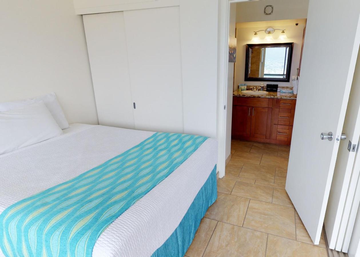 Deluxe Panoramic Mountain View Condo - 37Th Floor, Free Parking & Wifi Condo Honolulu Exteriör bild